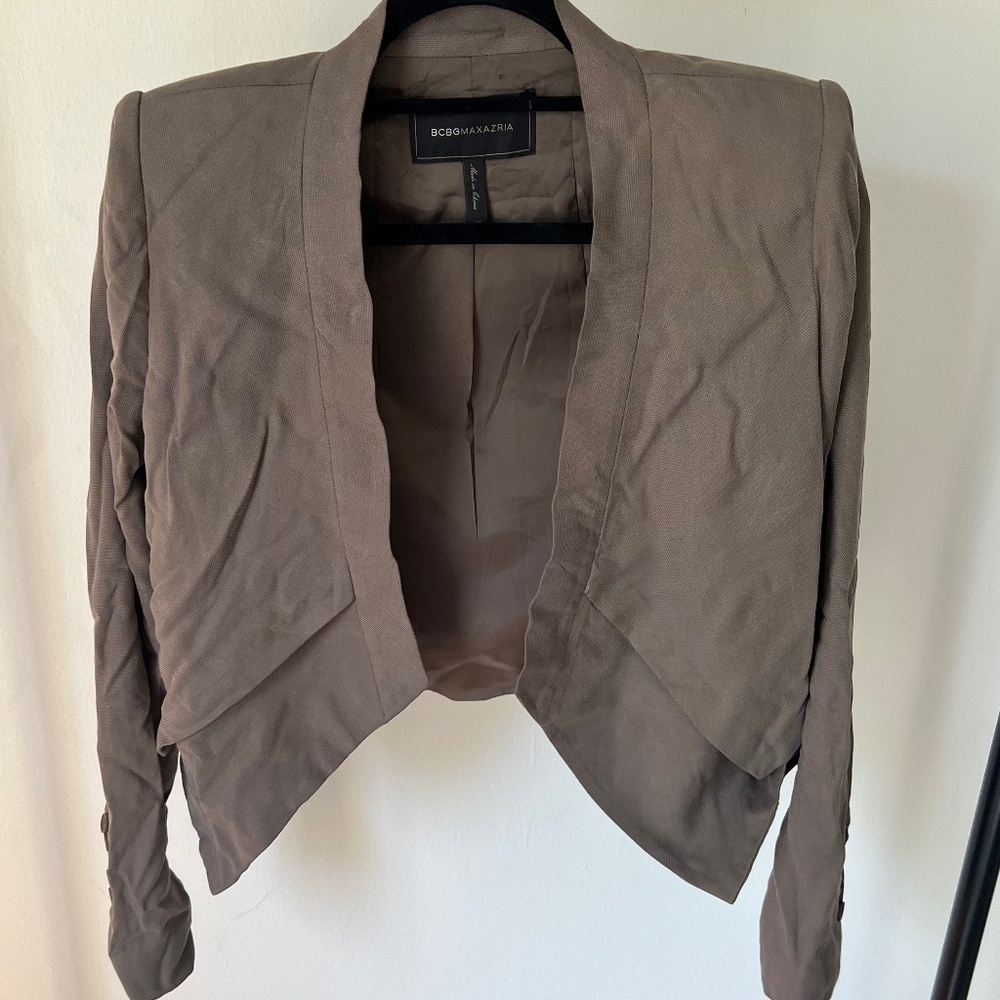 STYLISH BLAZER - BCBG MAXAZRIA Size XS Color: Dark Tan